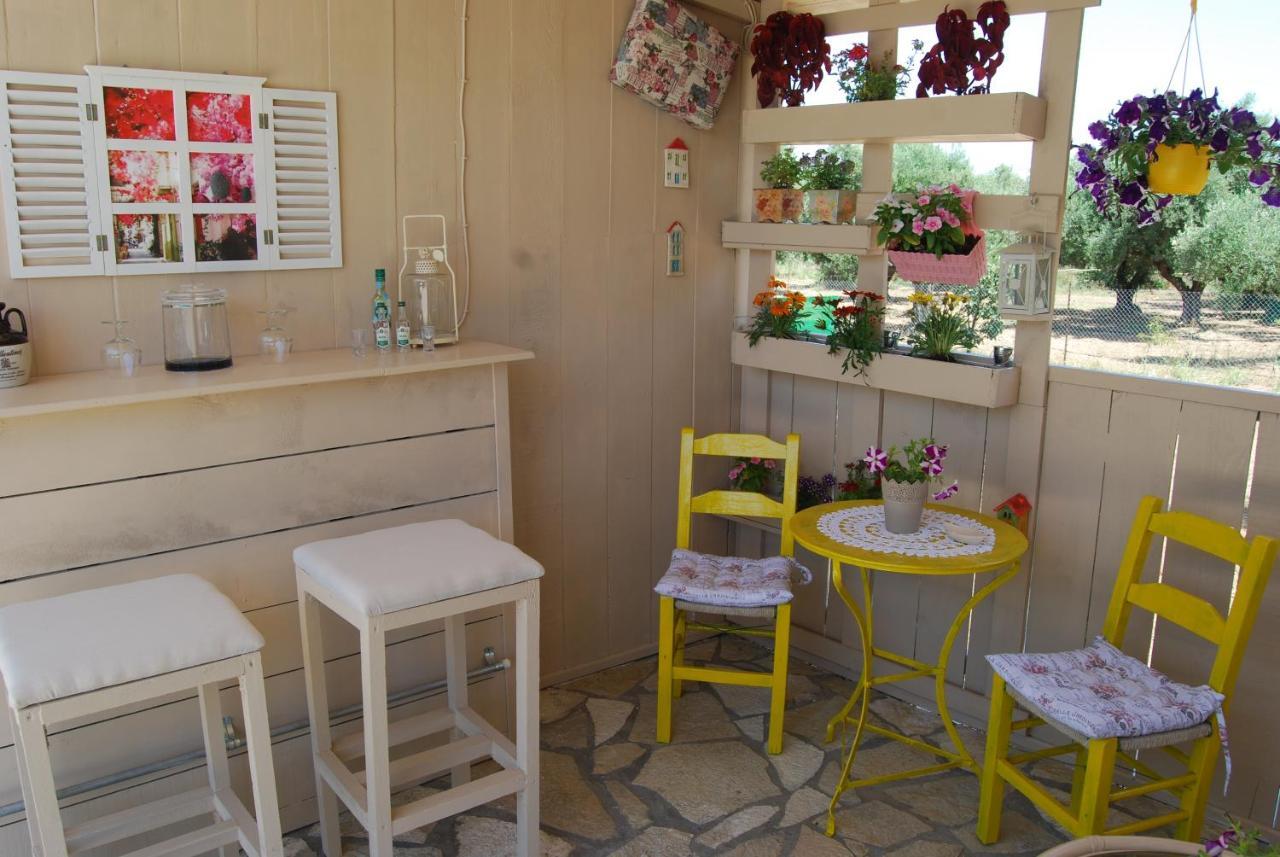 Luxury Traditional Room The Small Bookstore Kastro-Kyllini المظهر الخارجي الصورة