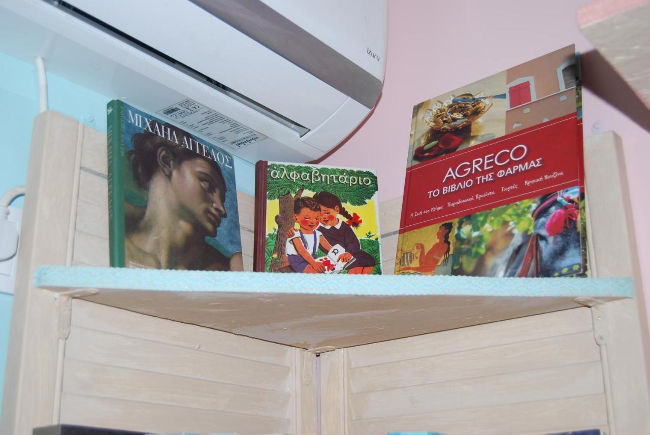 Luxury Traditional Room The Small Bookstore Kastro-Kyllini المظهر الخارجي الصورة