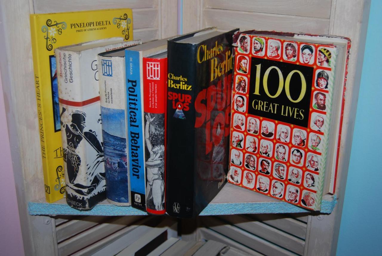 Luxury Traditional Room The Small Bookstore Kastro-Kyllini المظهر الخارجي الصورة