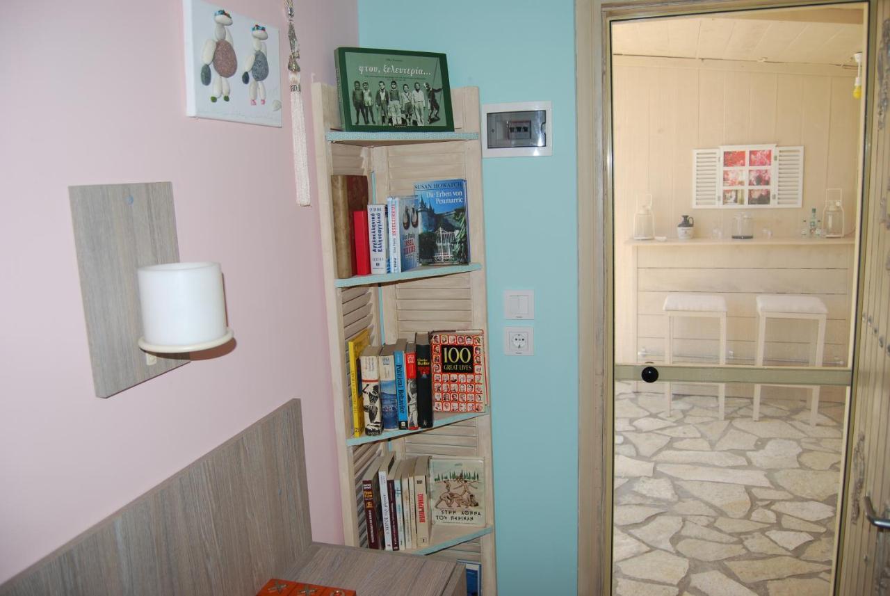 Luxury Traditional Room The Small Bookstore Kastro-Kyllini المظهر الخارجي الصورة
