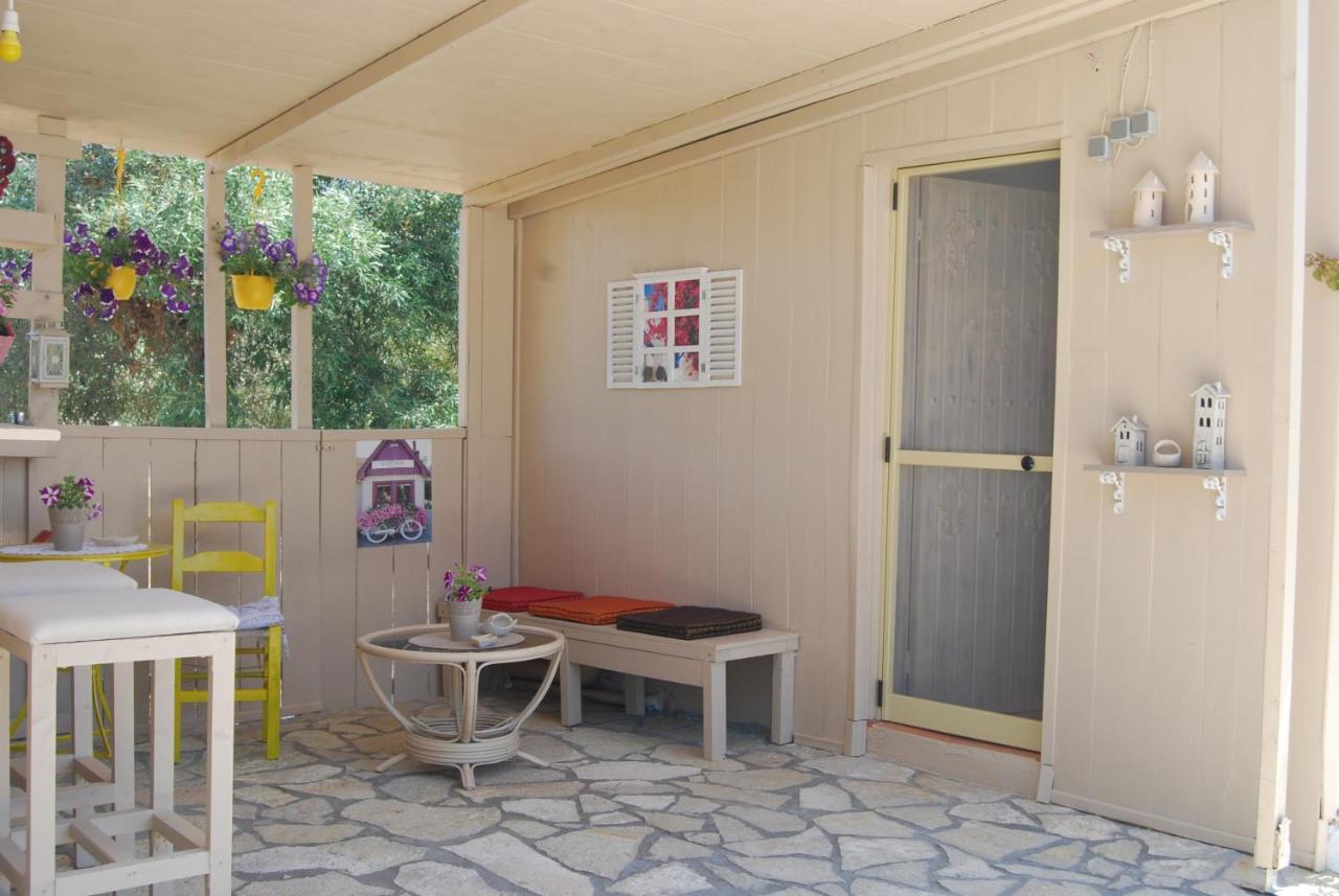 Luxury Traditional Room The Small Bookstore Kastro-Kyllini المظهر الخارجي الصورة