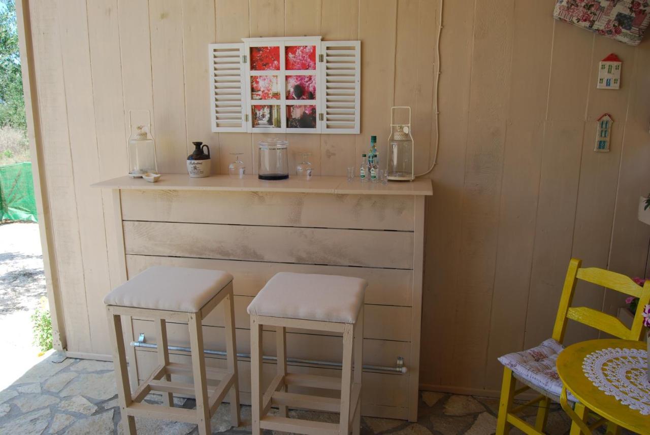 Luxury Traditional Room The Small Bookstore Kastro-Kyllini المظهر الخارجي الصورة