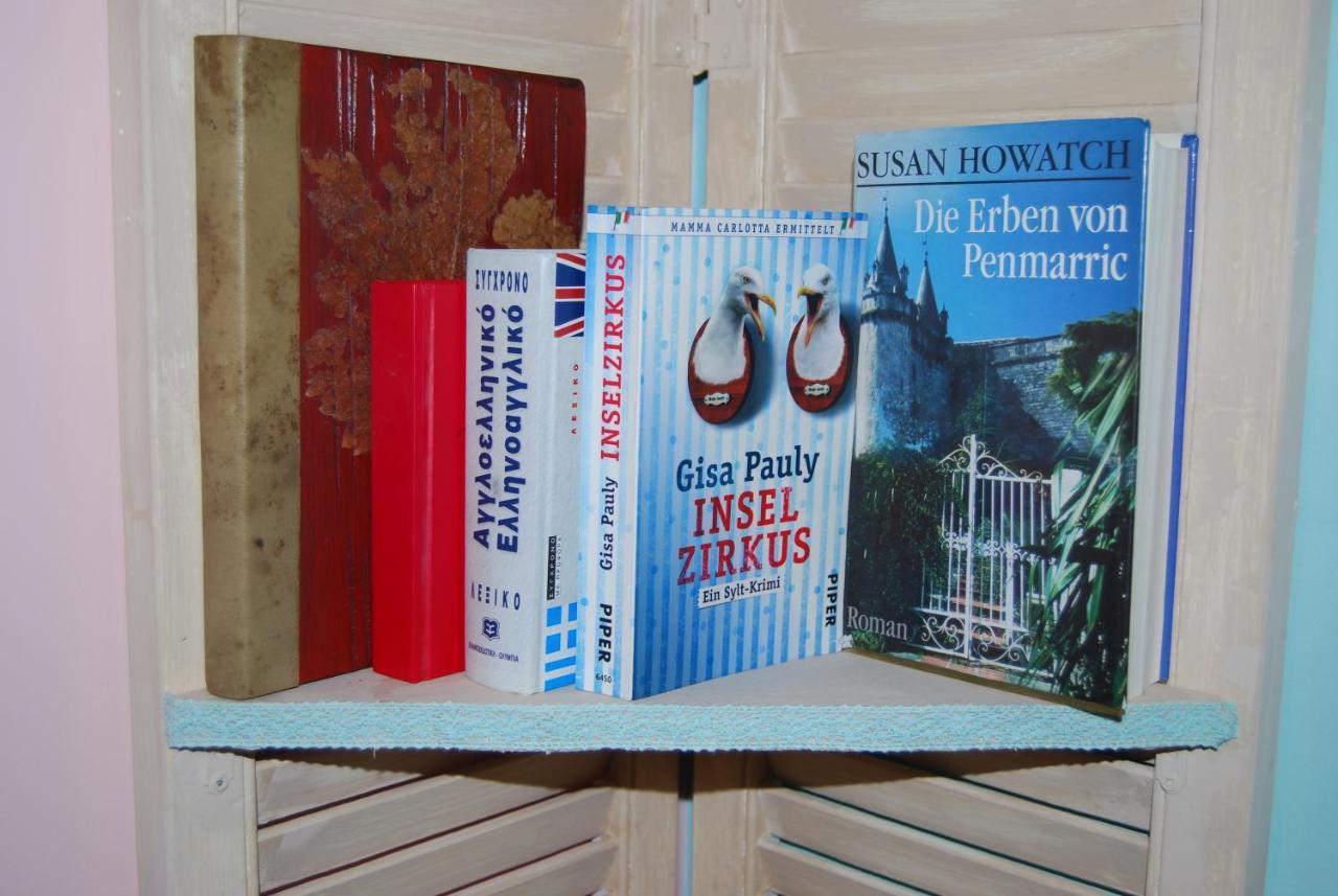 Luxury Traditional Room The Small Bookstore Kastro-Kyllini المظهر الخارجي الصورة