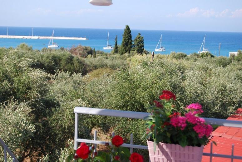 Luxury Traditional Room The Small Bookstore Kastro-Kyllini المظهر الخارجي الصورة