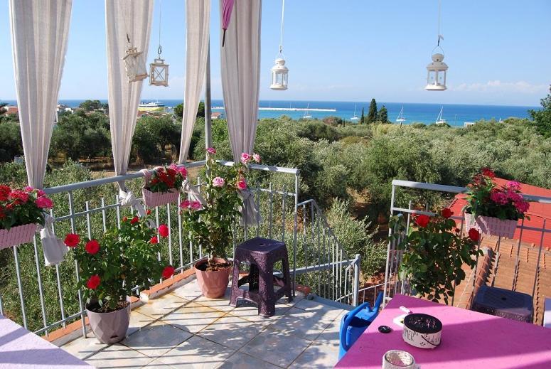 Luxury Traditional Room The Small Bookstore Kastro-Kyllini المظهر الخارجي الصورة