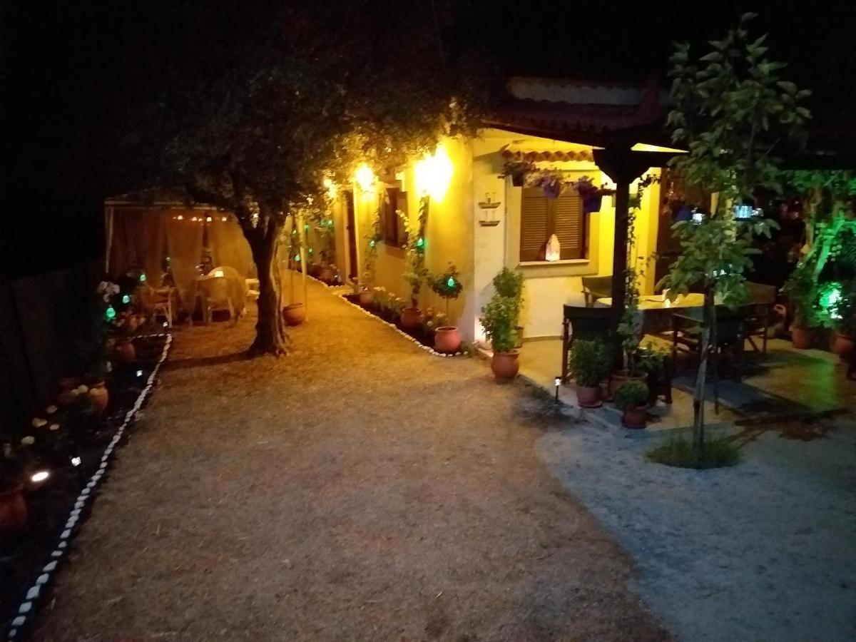 Luxury Traditional Room The Small Bookstore Kastro-Kyllini المظهر الخارجي الصورة