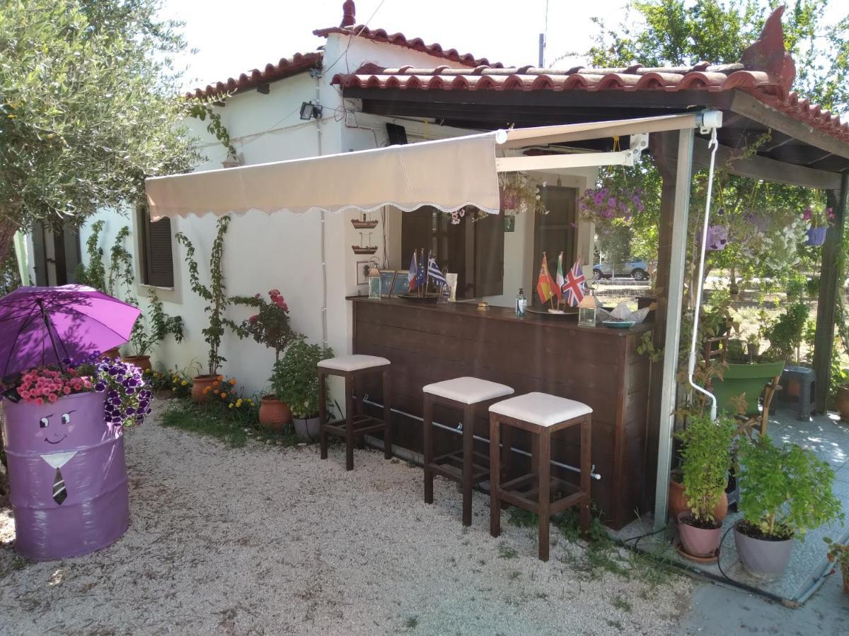 Luxury Traditional Room The Small Bookstore Kastro-Kyllini المظهر الخارجي الصورة